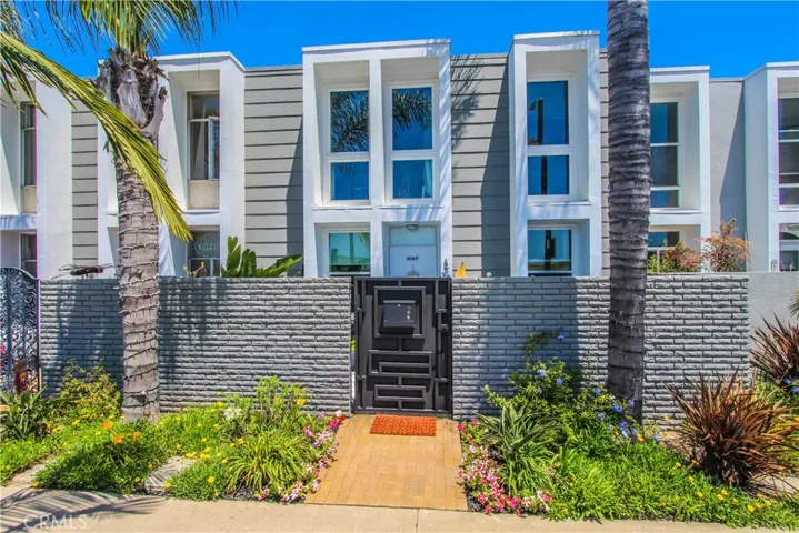 4069 Warner Avenue, Huntington Beach, California 92649