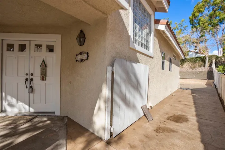 1310 Montego Court, Vista, California 92081