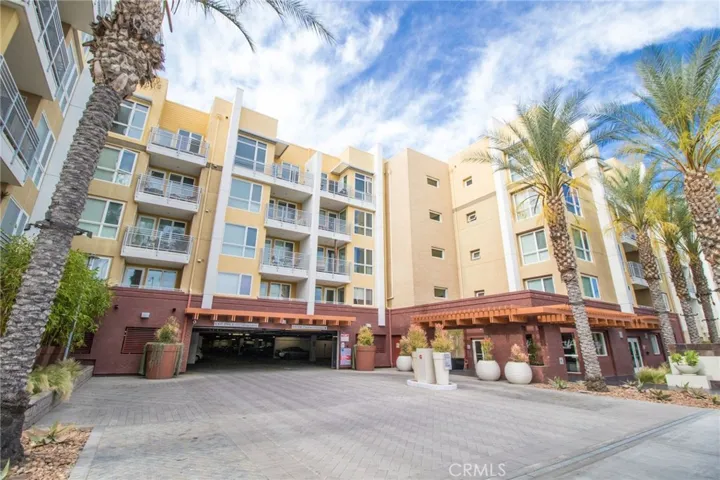 21301 Erwin Street 229, Woodland Hills, California 91367