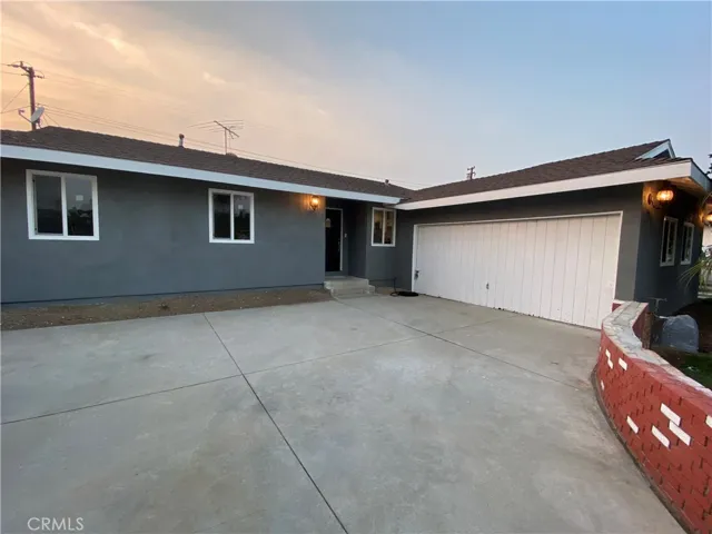 14211 Del Amo Avenue, Tustin, California 92780
