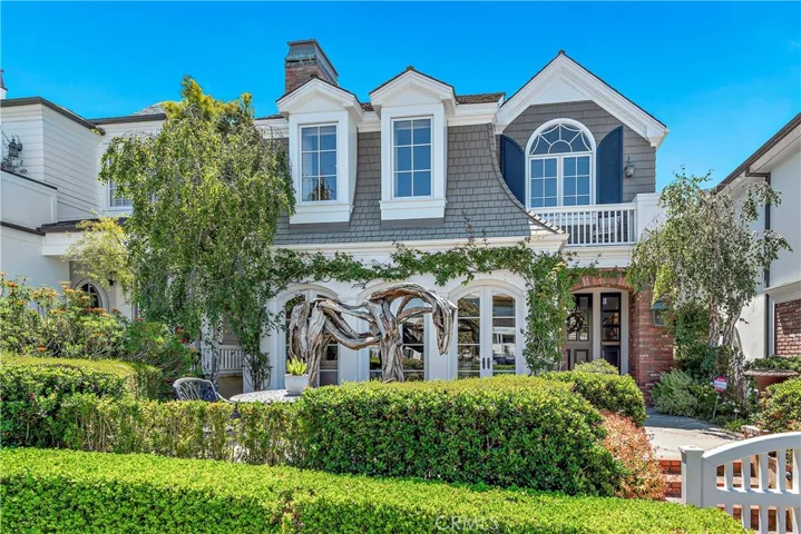 220 Heliotrope Avenue, Corona Del Mar, California 92625