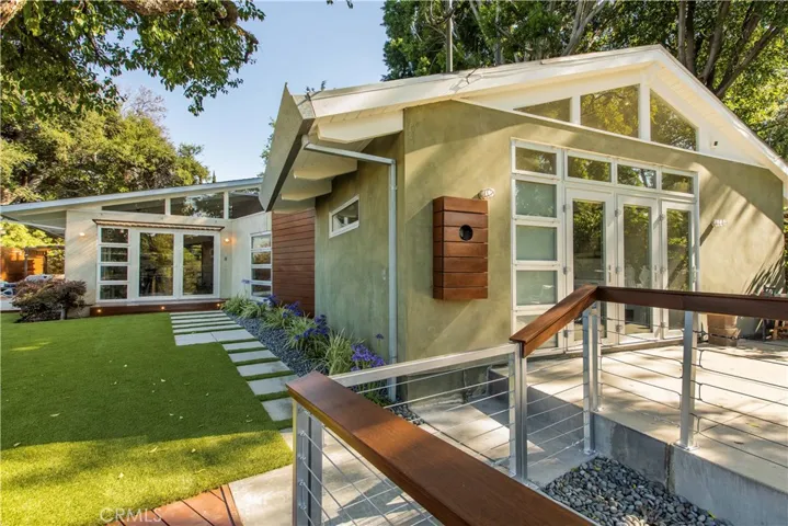 16614 Chaplin Avenue, Encino, California 91436