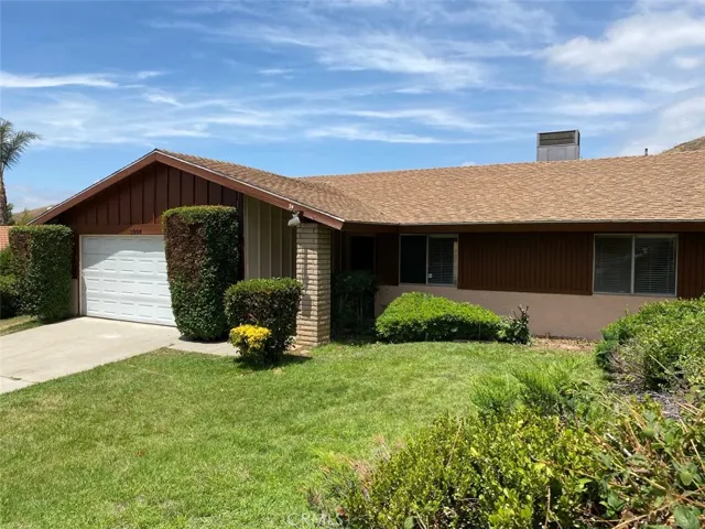 2904 Seine Avenue, Highland, California 92346