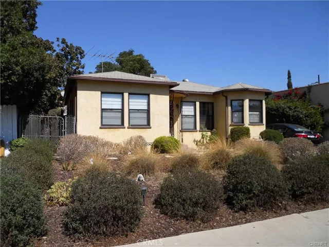 11435 Cumpston Street, North Hollywood, California 91601