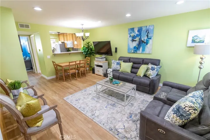 43 Oval Road 2, Irvine, California 92604