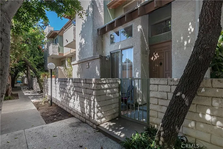 12390 Chandler Boulevard G, Valley Village, California 91607