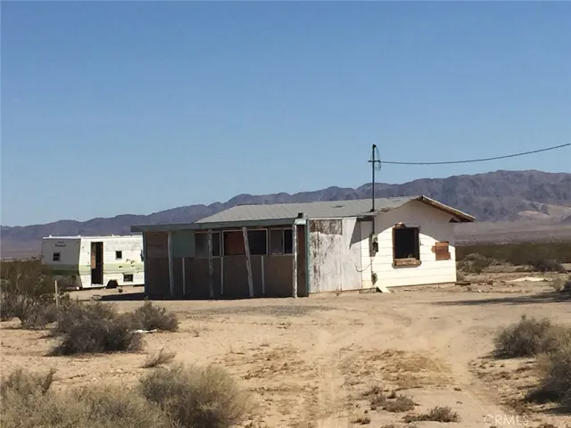86611 Amboy Road, 29 Palms, California 92277