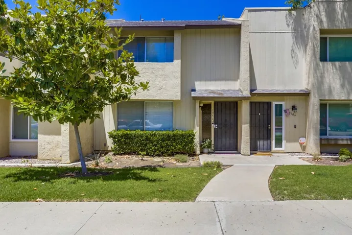 10504 Kerrigan Court, Santee, California 92071