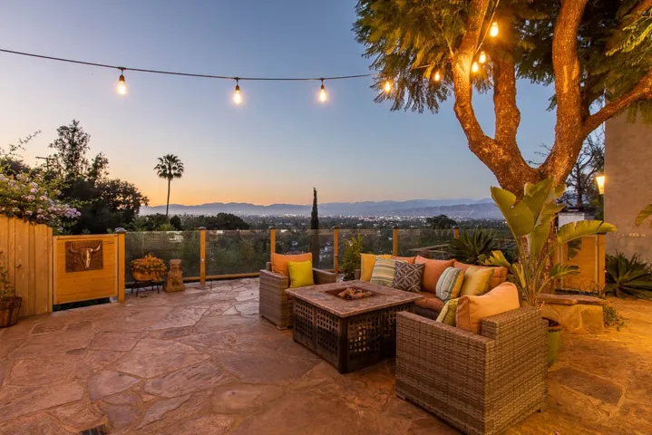 11627 Sunshine, Studio City, California 91604