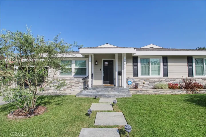 9727 Shellyfield Road, Downey, California 90240
