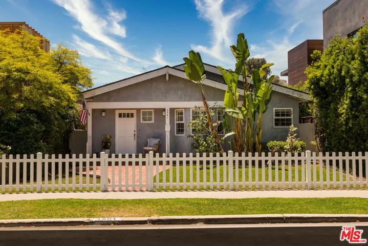 3561 Ashwood Avenue, Los Angeles, California 90066