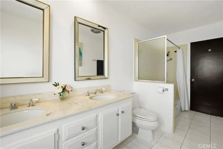 Full, hallway bathroom