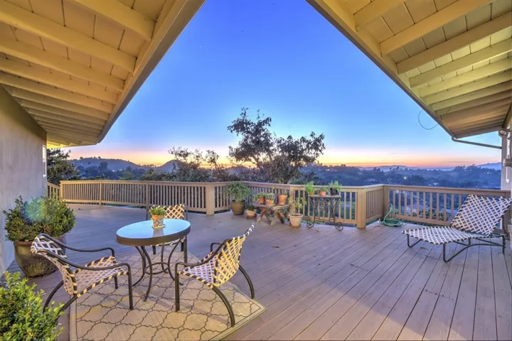 802 Del Valle Dr, Fallbrook, California 92028