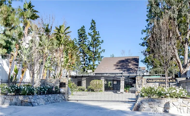 18645 Hatteras Street 165, Tarzana, California 91356