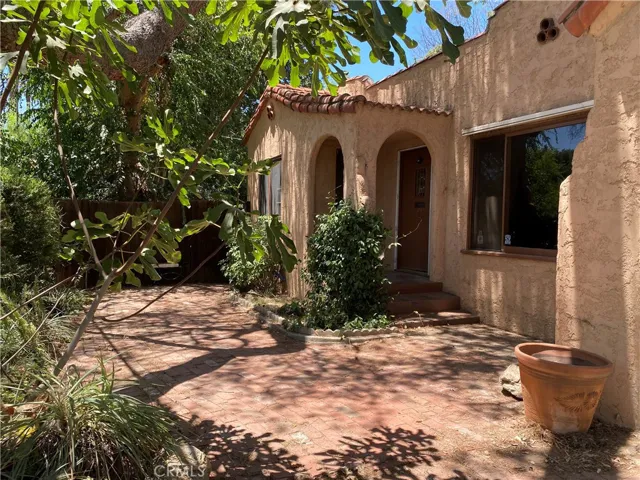 9160 Huston Road, Chatsworth, California 91311