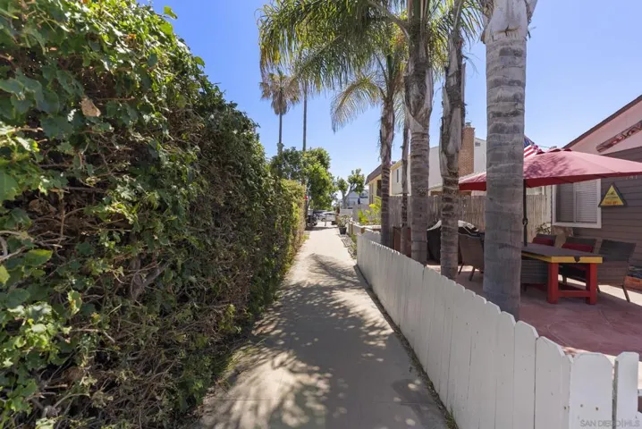 748 Isthmus, San Diego, California 92109