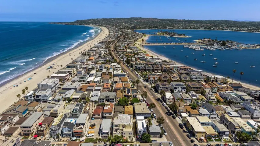 748 Isthmus, San Diego, California 92109