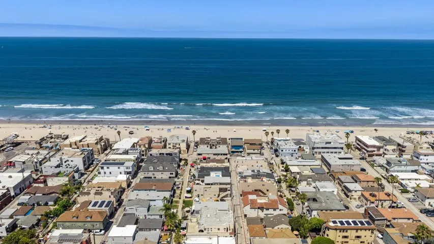 748 Isthmus, San Diego, California 92109
