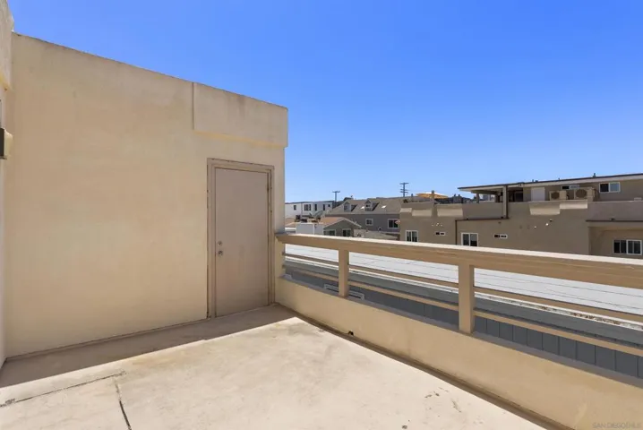 748 Isthmus, San Diego, California 92109