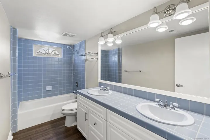 748 Isthmus, San Diego, California 92109