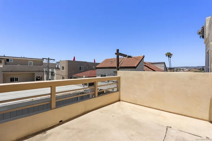 748 Isthmus, San Diego, California 92109