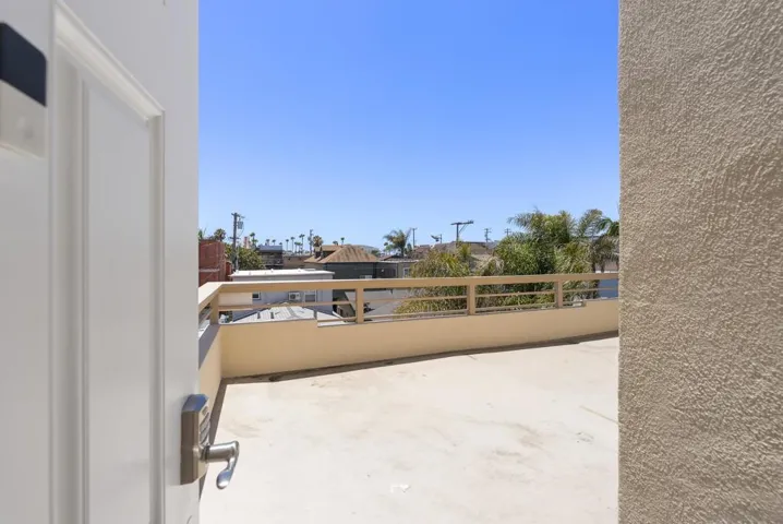 748 Isthmus, San Diego, California 92109