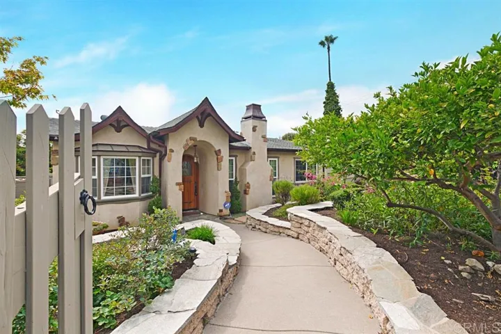 704 Arden Dr., Encinitas, California 92024