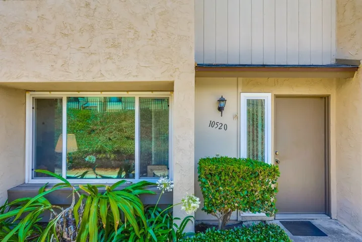 10520 Kerrigan Ct., Santee, California 92071