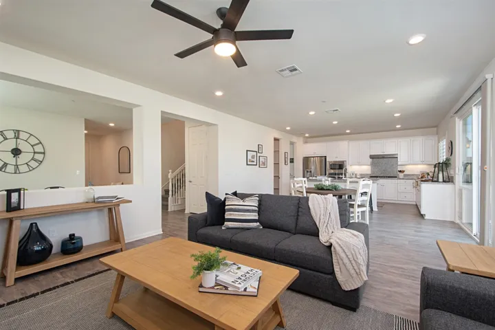 7935 Avenida Tamarindo, Rancho Penasquitos, California 92129