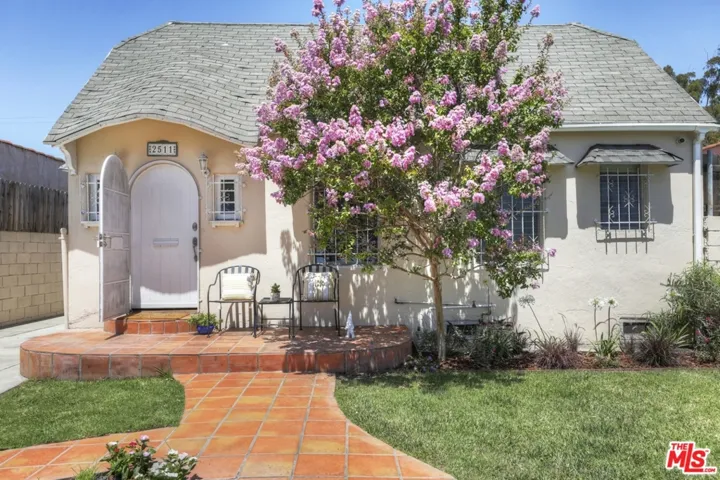2511 S Harcourt Avenue, Los Angeles, California 90016