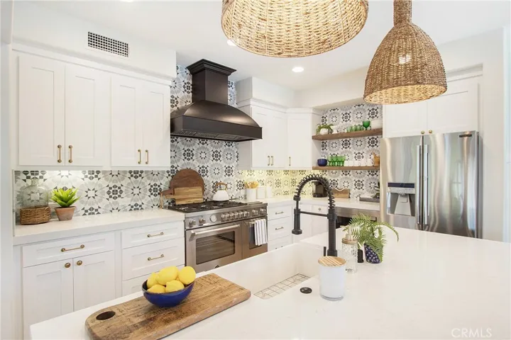 17 Pleasanton Lane, Ladera Ranch, California 92694
