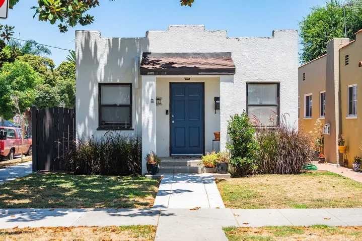 77 W 51st Street, Long Beach, California 90805