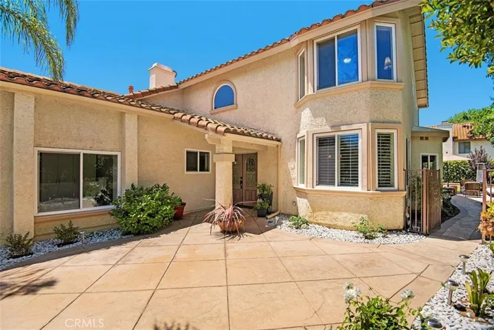 6067 Rustling Oaks Drive, Agoura Hills, California 91301