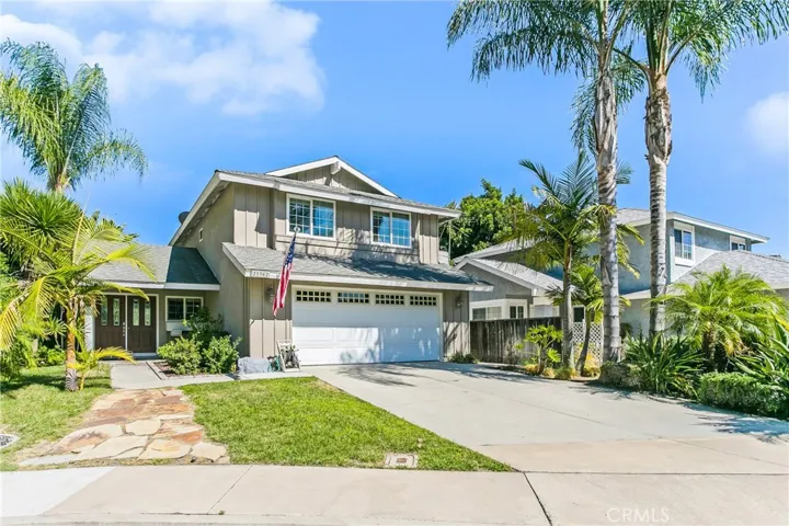 Beautiful Curb Appeal!  Welcome to your new cul-sac-home!