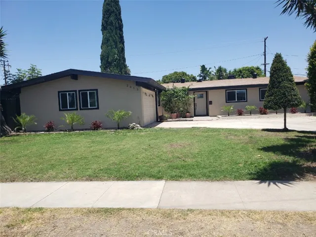 2015 W Chateau Avenue, Anaheim, California 92804