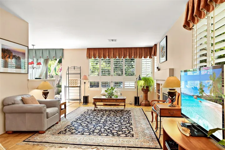 5554 Renaissance Ave 3, San Diego, California 92122