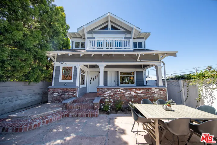 111 Dudley Avenue, Venice, California 90291