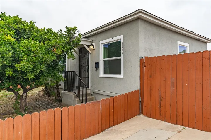 2br 1ba unit