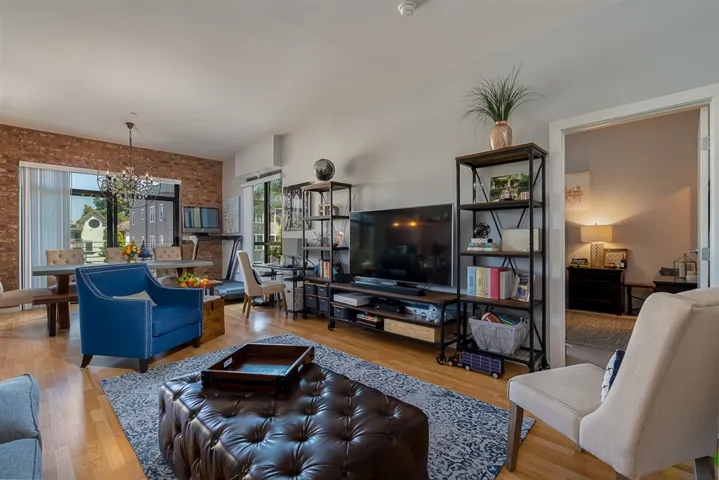 889 Date St 144, San Diego, California 92101
