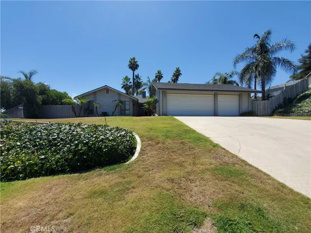 2322 Boulder Bluffs Court, Riverside, California 92506
