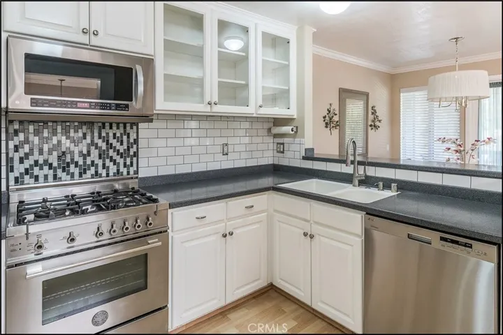 22171 Caminito Zaragoza, Laguna Hills, California 92653