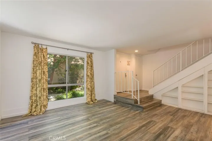 27424 Country Glen Road, Agoura Hills, California 91301