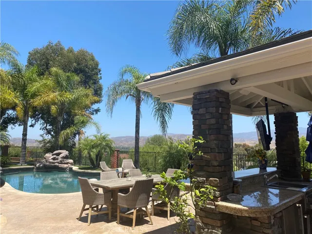 9762 Ravenscroft Road, North Tustin, California 92705