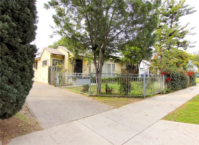 4715 Sunnyslope Avenue, Sherman Oaks, California 91423