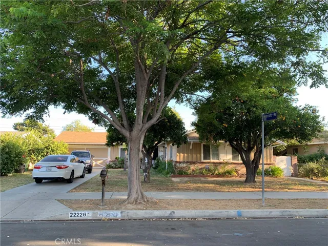 22226 Cohasset Street, Canoga Park, California 91303