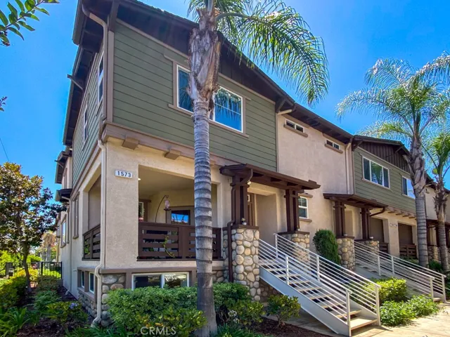 Welcome to 1573 Ledgestone in the Cobblestone Community