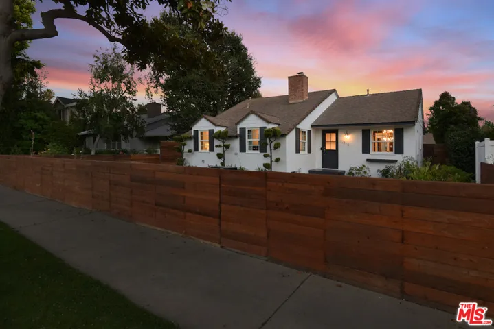 13816 Magnolia Boulevard, Sherman Oaks, California 91423