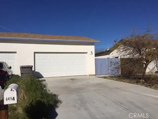 6454 Palm View Avenue, 29 Palms, California 92277