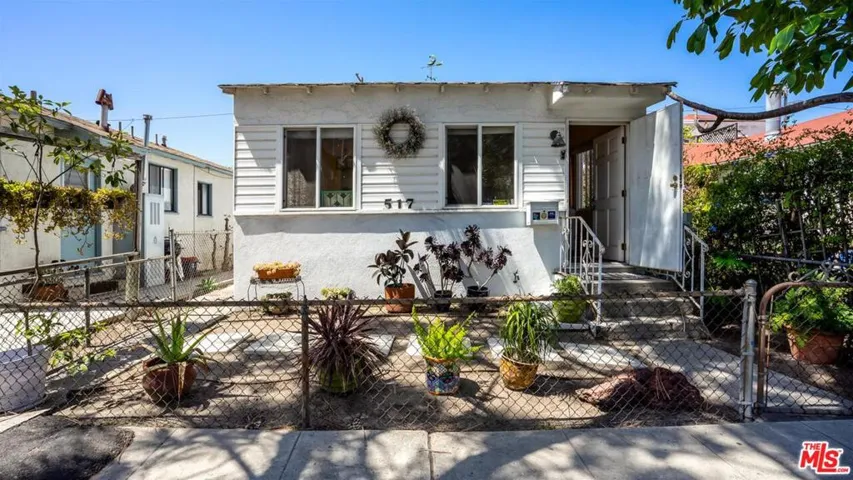 517 Venice Way, Venice, California 90291