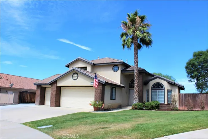 Stunning Home on Quiet Cul-De-Sac!